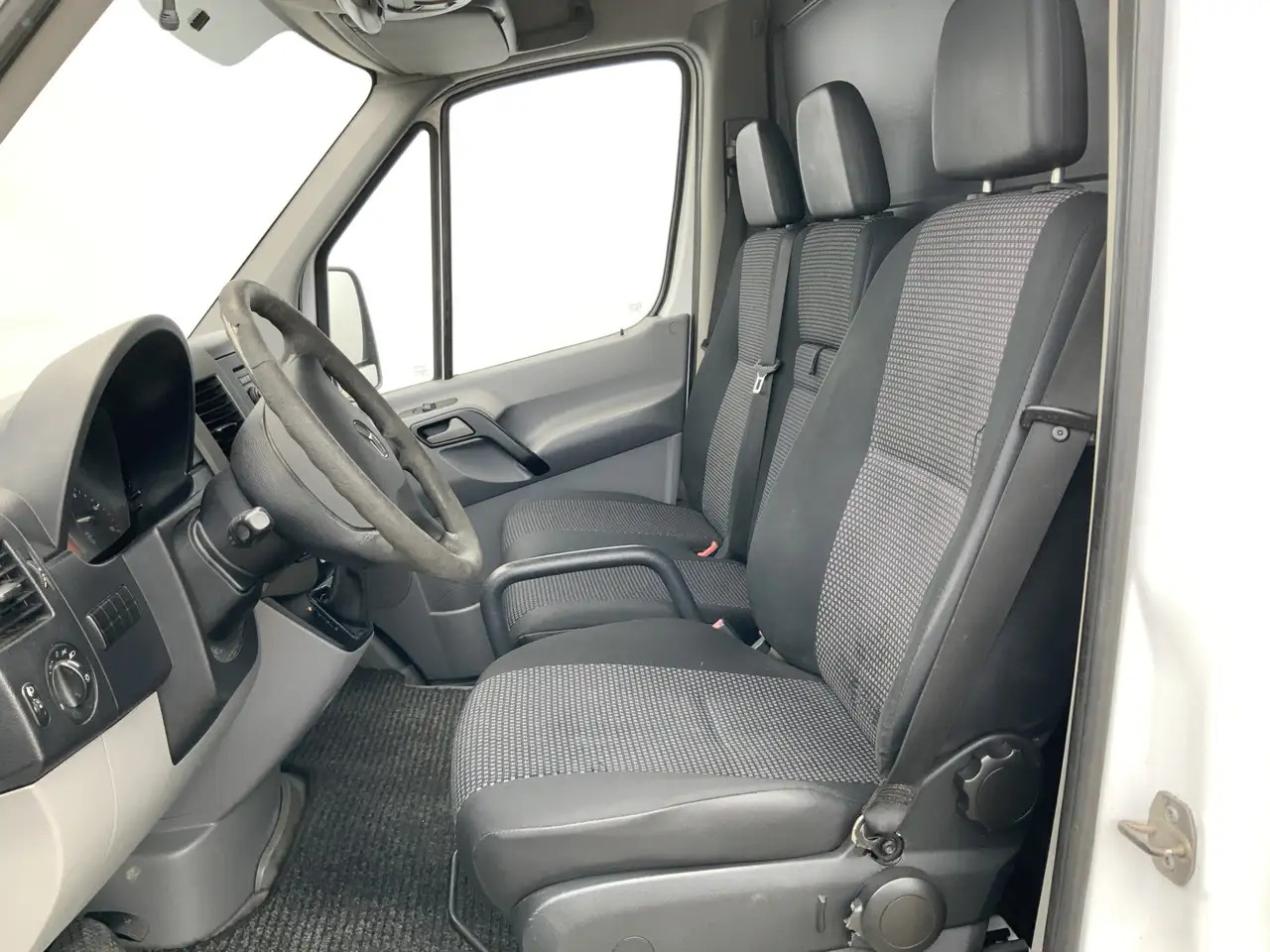 Mercedes-Benz Sprinter 311 2.2 CDI 366 L2 H1 Automaat Trekhaak 2800 kg 3 - Цельнометаллический фургон: фото 4 Mercedes-Benz Sprinter 311 2.2 CDI 366 L2 H1 Automaat Trekhaak 2800 kg 3 - Цельнометаллический фургон: фото 4