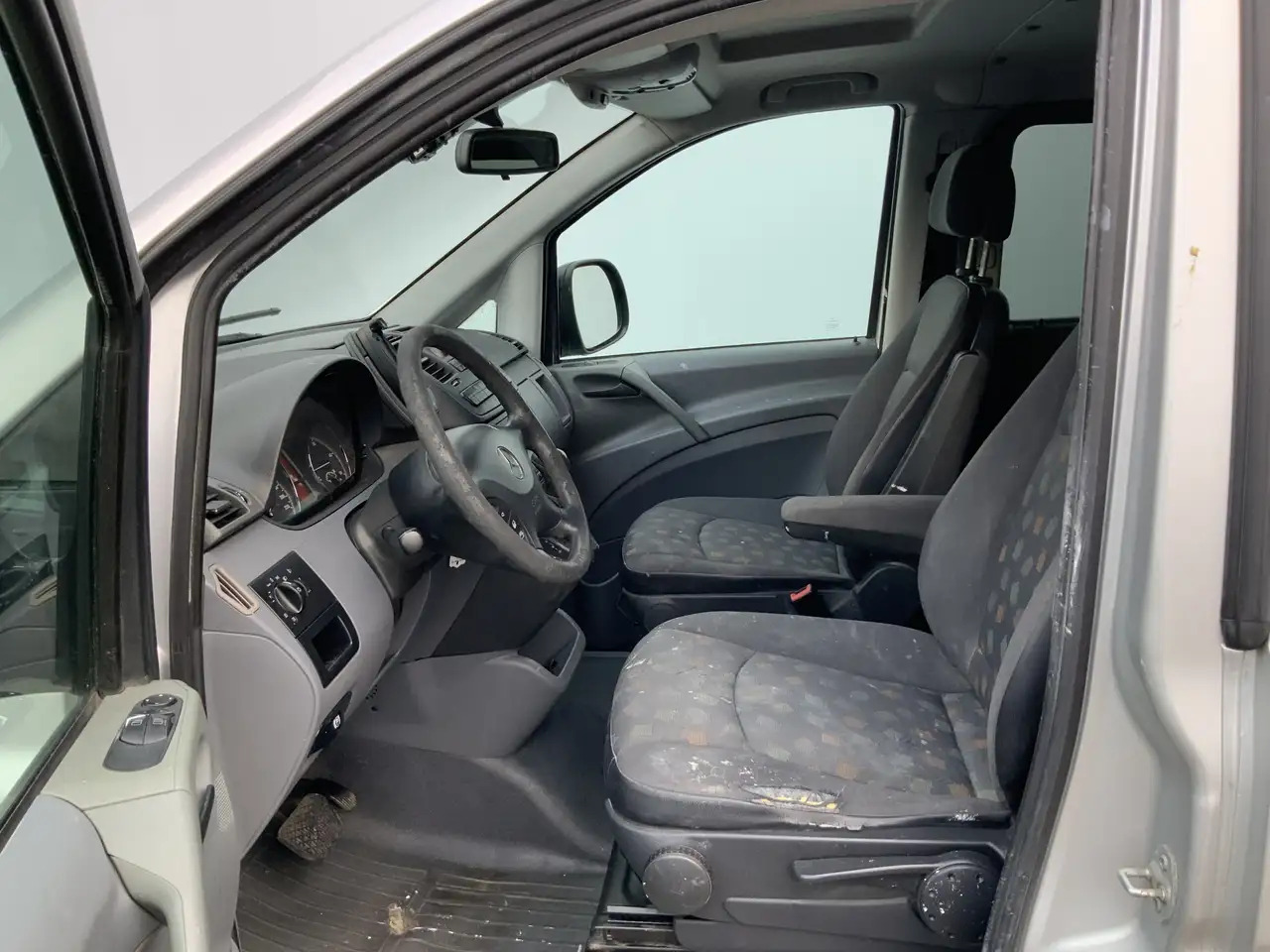Mercedes-Benz Vito 120 CDI 3.0 V6 Dubb.Cab Autom. 5 Zits Airco Alu Ve - Грузопассажирский фургон: фото 3 Mercedes-Benz Vito 120 CDI 3.0 V6 Dubb.Cab Autom. 5 Zits Airco Alu Ve - Грузопассажирский фургон: фото 3