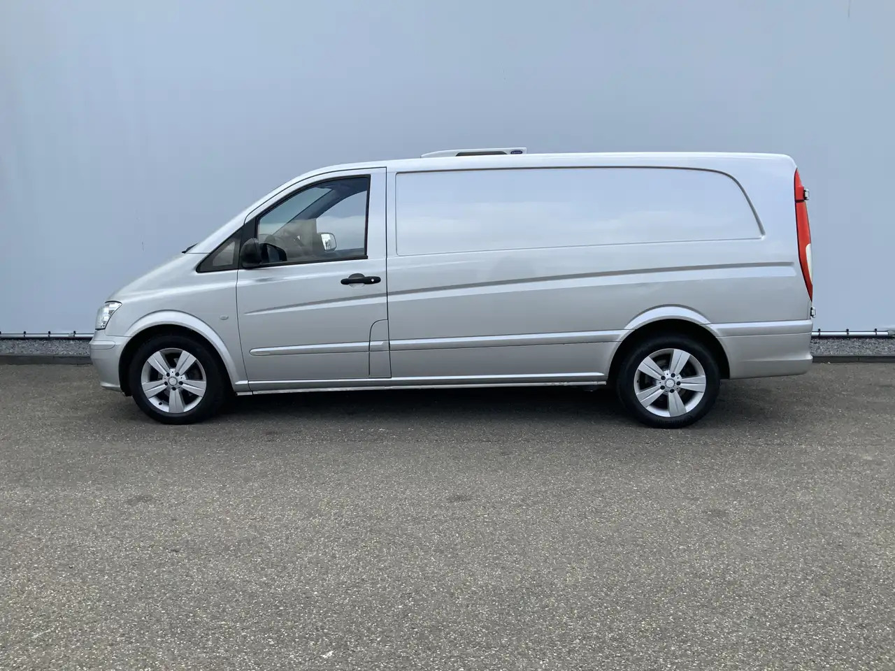 Mercedes-Benz Vito 122 CDI Automaat Koel Auto werkt 100 % 0.gr Airco - Фургон-рефрижератор: фото 3 Mercedes-Benz Vito 122 CDI Automaat Koel Auto werkt 100 % 0.gr Airco - Фургон-рефрижератор: фото 3