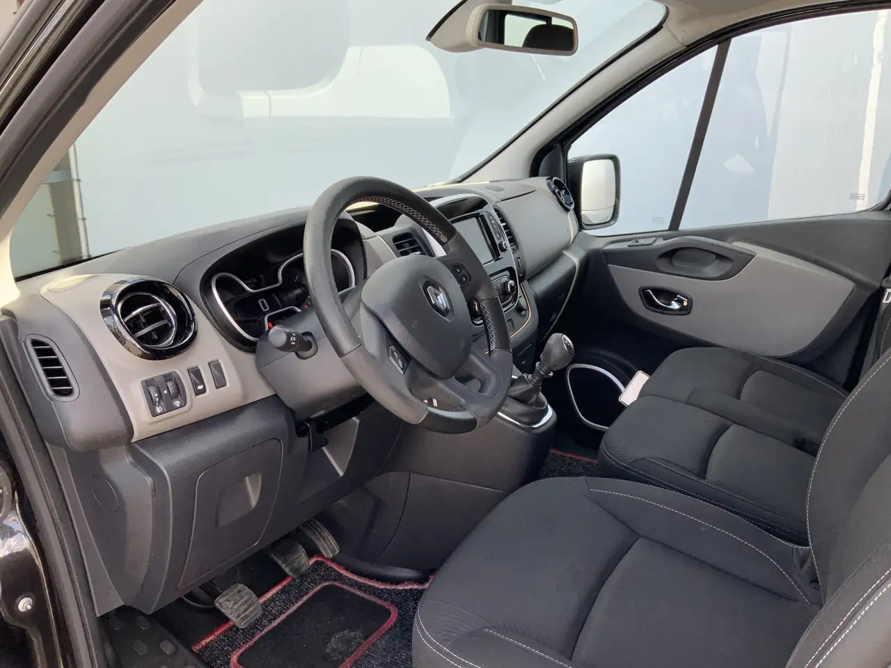 Renault Trafic 1.6 dCi T27 L1H1 Dub Cab Airco Cruise 6 Zits Alu V - Грузопассажирский фургон: фото 5 Renault Trafic 1.6 dCi T27 L1H1 Dub Cab Airco Cruise 6 Zits Alu V - Грузопассажирский фургон: фото 5