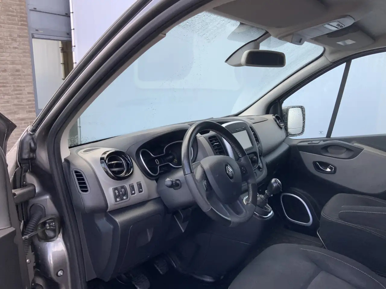 Renault Trafic 1.6 dCi T29 L2H1 DC Comfort Energy Airco Cruise Na - Цельнометаллический фургон: фото 5 Renault Trafic 1.6 dCi T29 L2H1 DC Comfort Energy Airco Cruise Na - Цельнометаллический фургон: фото 5