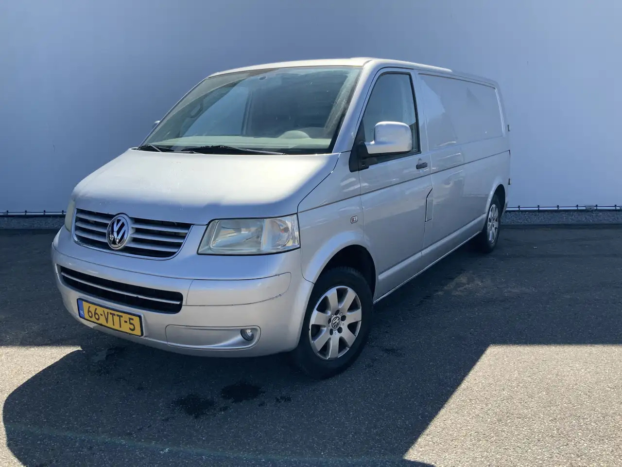 Volkswagen T5 Transporter 1.9 TDI 340 MHD (Versnellingsbak Defekt !!)Airco 3 - Цельнометаллический фургон: фото 1 Volkswagen T5 Transporter 1.9 TDI 340 MHD (Versnellingsbak Defekt !!)Airco 3 - Цельнометаллический фургон: фото 1
