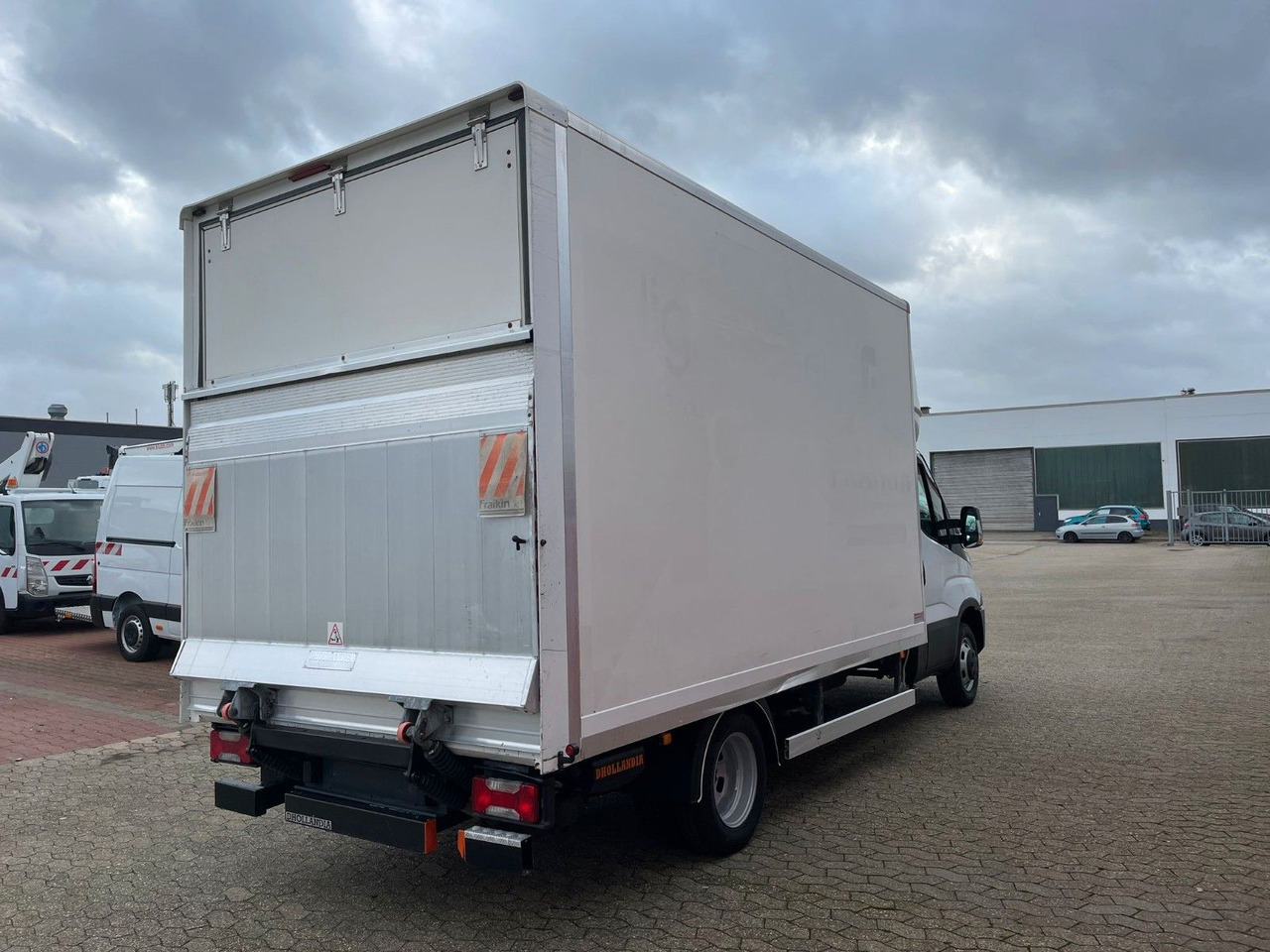 Iveco Daily Koffer 4.2m Ladebordwand Dhollandia Klima - Фургон с закрытым кузовом: фото 4 Iveco Daily Koffer 4.2m Ladebordwand Dhollandia Klima - Фургон с закрытым кузовом: фото 4