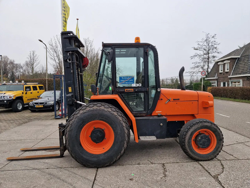 JCB 930-4WD T4 ruwterreinheftruck - Внедорожный погрузчик: фото 1 JCB 930-4WD T4 ruwterreinheftruck - Внедорожный погрузчик: фото 1