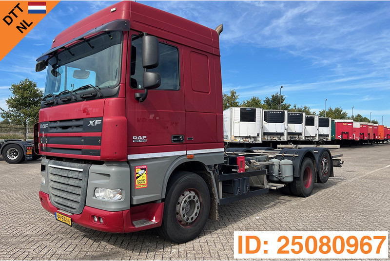 DAF XF105.460 Space Cab - Грузовик-шасси: фото 1 DAF XF105.460 Space Cab - Грузовик-шасси: фото 1