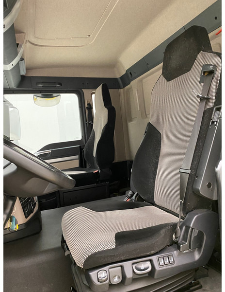 Тентованный грузовик MAN TGS 18.320: фото 10 Тентованный грузовик MAN TGS 18.320: фото 10