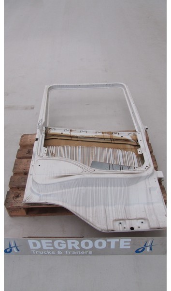 Scania 4s - Дверь и запчасти для Грузовиков: фото 2 Scania 4s - Дверь и запчасти для Грузовиков: фото 2