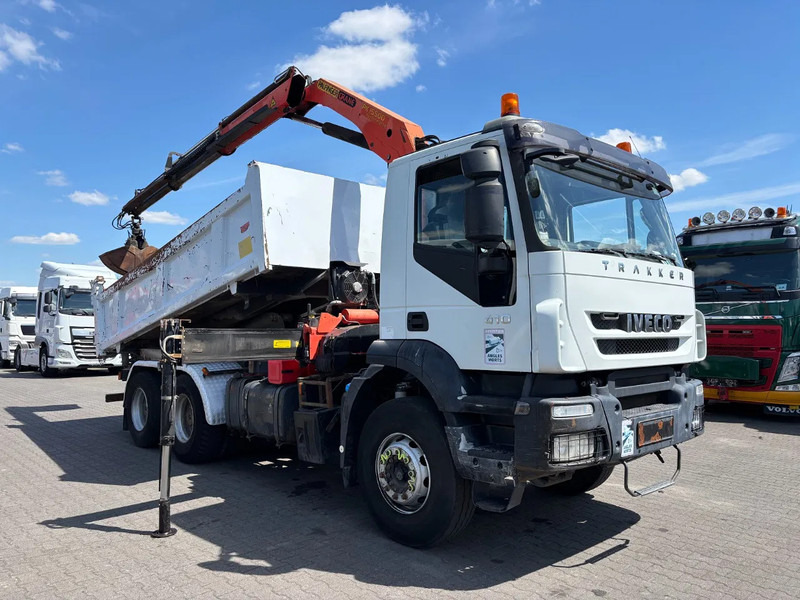 Iveco Trakker 410 6X4 Manual Gearbox 2 Way Tipper + Palfinger PK15500 - Самосвал, Автоманипулятор: фото 2 Iveco Trakker 410 6X4 Manual Gearbox 2 Way Tipper + Palfinger PK15500 - Самосвал, Автоманипулятор: фото 2
