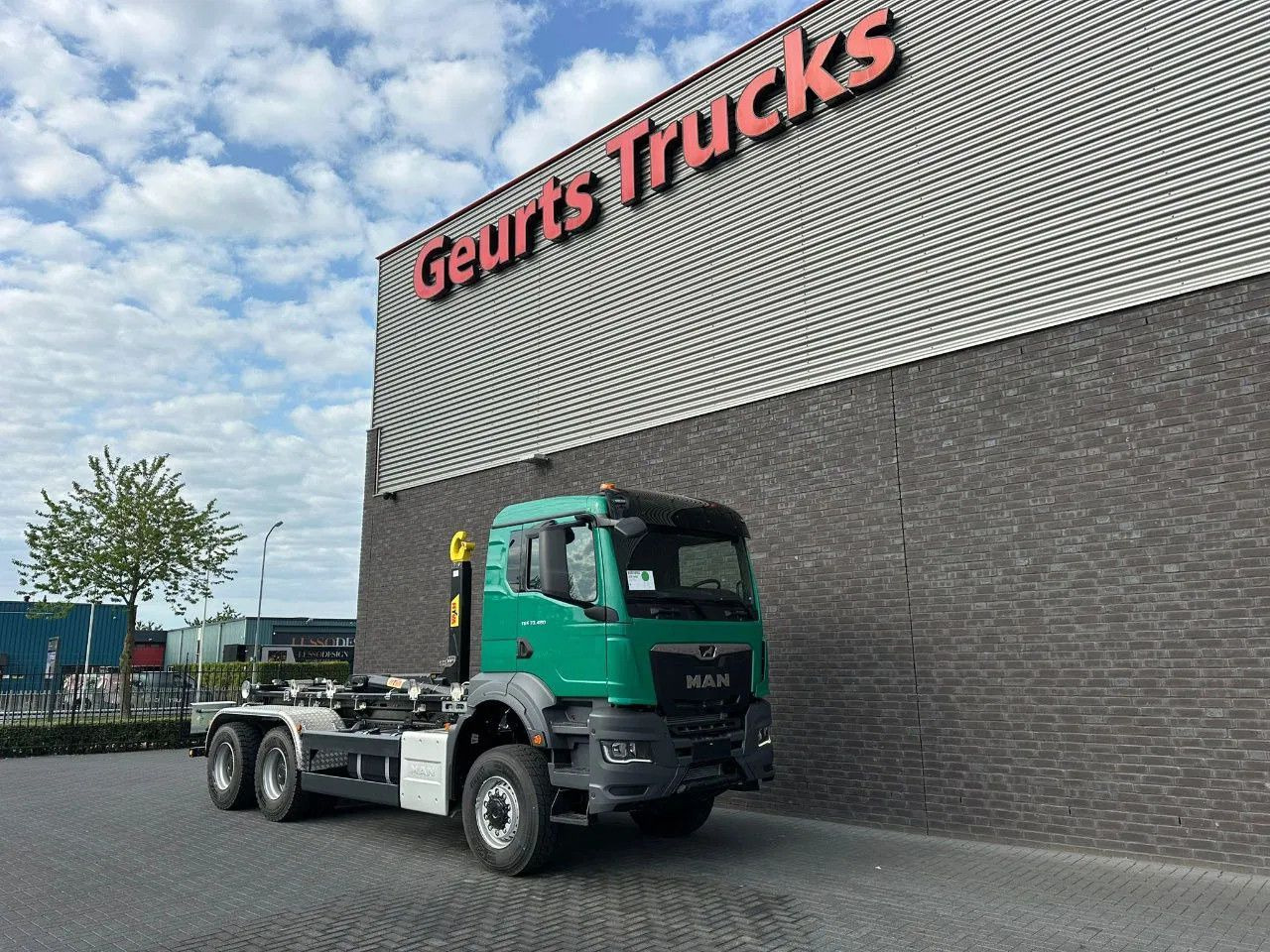 MAN TGS 33.480 6X6 HYVA LIFT 26-55-S HAAKARM / ABROL - Крюковой мультилифт: фото 5 MAN TGS 33.480 6X6 HYVA LIFT 26-55-S HAAKARM / ABROL - Крюковой мультилифт: фото 5