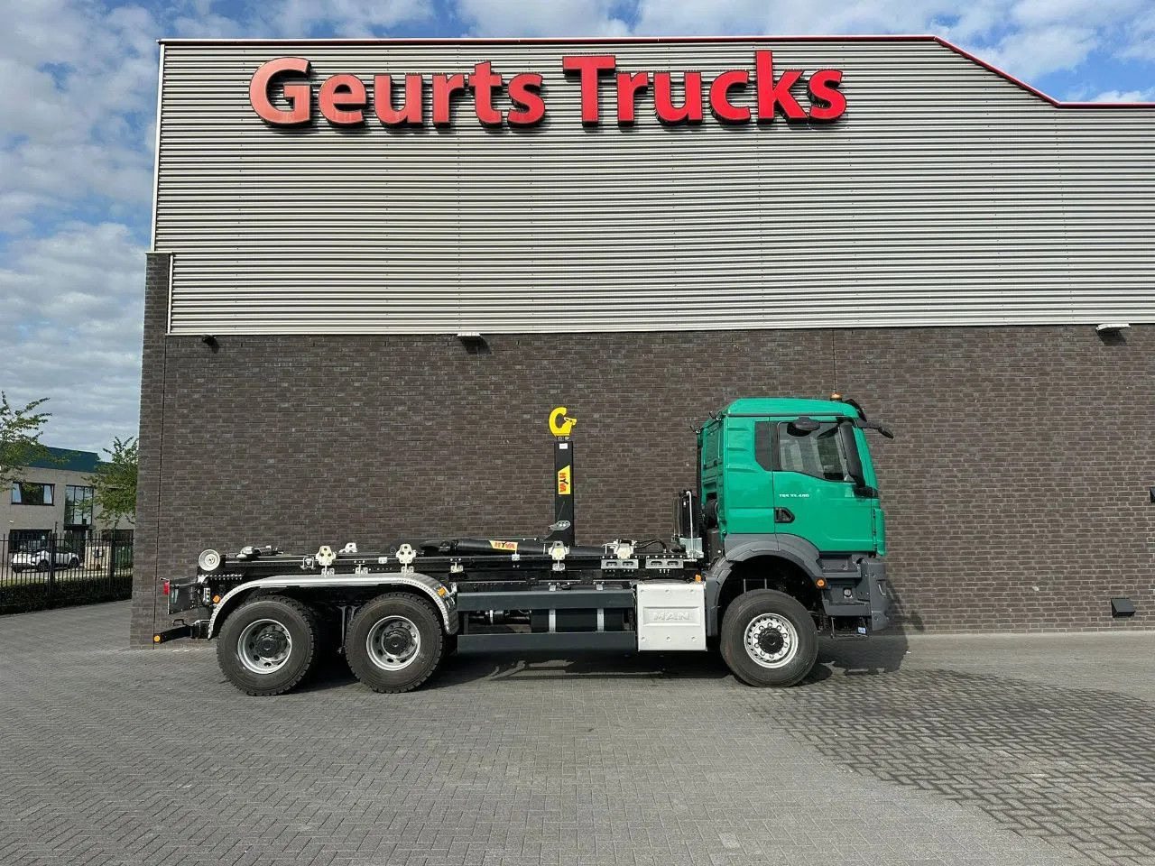 MAN TGS 33.480 6X6 HYVA LIFT 26-55-S HAAKARM / ABROL - Крюковой мультилифт: фото 4 MAN TGS 33.480 6X6 HYVA LIFT 26-55-S HAAKARM / ABROL - Крюковой мультилифт: фото 4