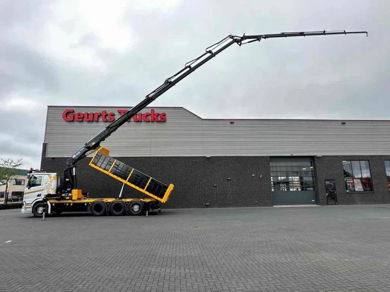 Scania R530 V8 NGS 8X4 TRIDEM MET HYVA 2Z KIPPER + HMF 5020-K6 + JIB FJ1000-K5 KRAAN/KRAN/CRANE/GRUA - Самосвал, Автоманипулятор: фото 1 Scania R530 V8 NGS 8X4 TRIDEM MET HYVA 2Z KIPPER + HMF 5020-K6 + JIB FJ1000-K5 KRAAN/KRAN/CRANE/GRUA - Самосвал, Автоманипулятор: фото 1