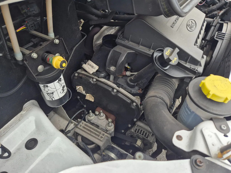 Camper ROLLER TEAM AUTOROLLER 595 P... trekhaak,eerste eigenaar. - Полуинтегрированный автодом: фото 5 Camper ROLLER TEAM AUTOROLLER 595 P... trekhaak,eerste eigenaar. - Полуинтегрированный автодом: фото 5