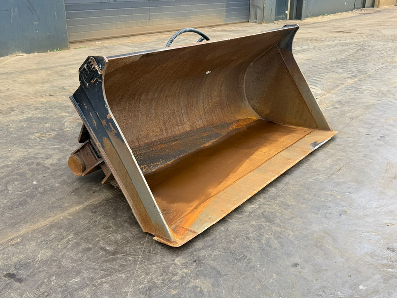 ZFE Side-Tilting bucket - Ковш: фото 2 ZFE Side-Tilting bucket - Ковш: фото 2
