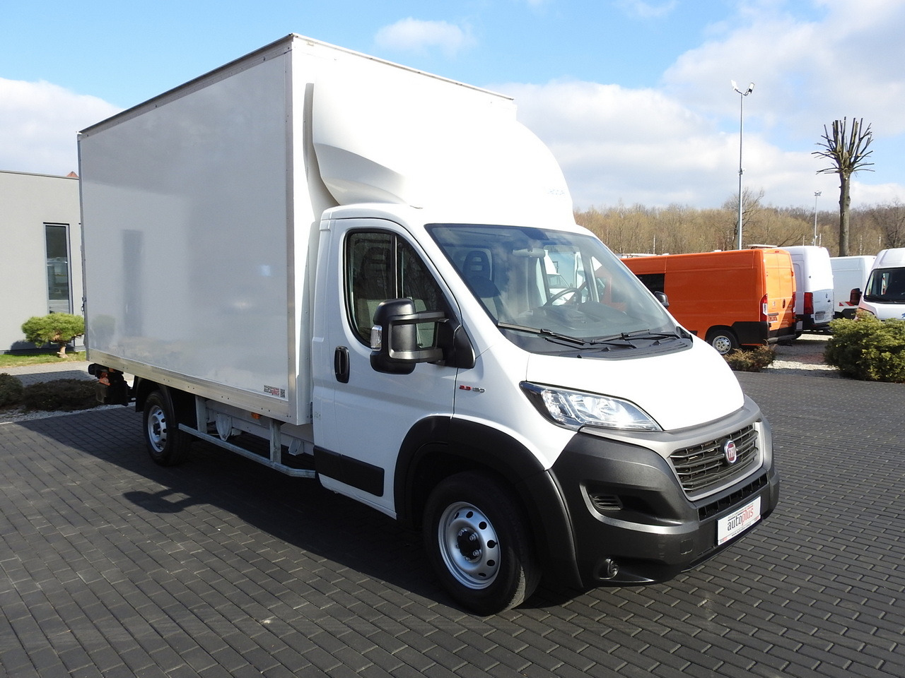 FIAT DUCATO BOX LIFT 8 PALLETS CRUISE CONTROL NAVIGATION LED LIGHTS AIR CONDITIONING 130HP - Фургон-рефрижератор: фото 4 FIAT DUCATO BOX LIFT 8 PALLETS CRUISE CONTROL NAVIGATION LED LIGHTS AIR CONDITIONING 130HP - Фургон-рефрижератор: фото 4