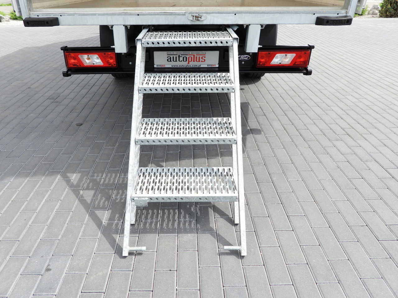 FORD TRANSIT BOX 8 PALLETS CRUISE CONTROL AIR CONDITIONING 130HP в лизинг FORD TRANSIT BOX 8 PALLETS CRUISE CONTROL AIR CONDITIONING 130HP: фото 22 FORD TRANSIT BOX 8 PALLETS CRUISE CONTROL AIR CONDITIONING 130HP в лизинг FORD TRANSIT BOX 8 PALLETS CRUISE CONTROL AIR CONDITIONING 130HP: фото 22