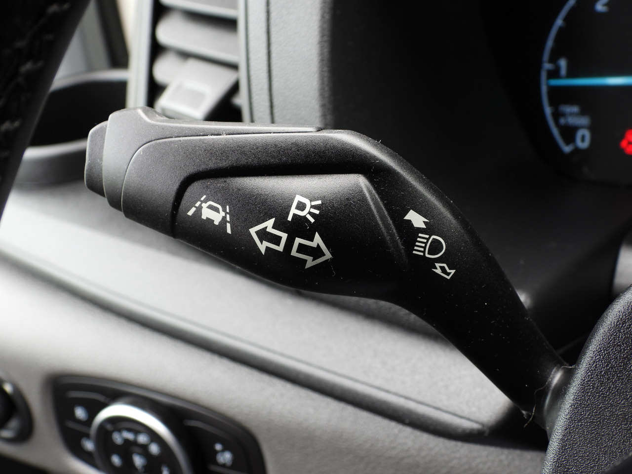 FORD TRANSIT BOX 8 PALLETS CRUISE CONTROL AIR CONDITIONING 130HP в лизинг FORD TRANSIT BOX 8 PALLETS CRUISE CONTROL AIR CONDITIONING 130HP: фото 32 FORD TRANSIT BOX 8 PALLETS CRUISE CONTROL AIR CONDITIONING 130HP в лизинг FORD TRANSIT BOX 8 PALLETS CRUISE CONTROL AIR CONDITIONING 130HP: фото 32