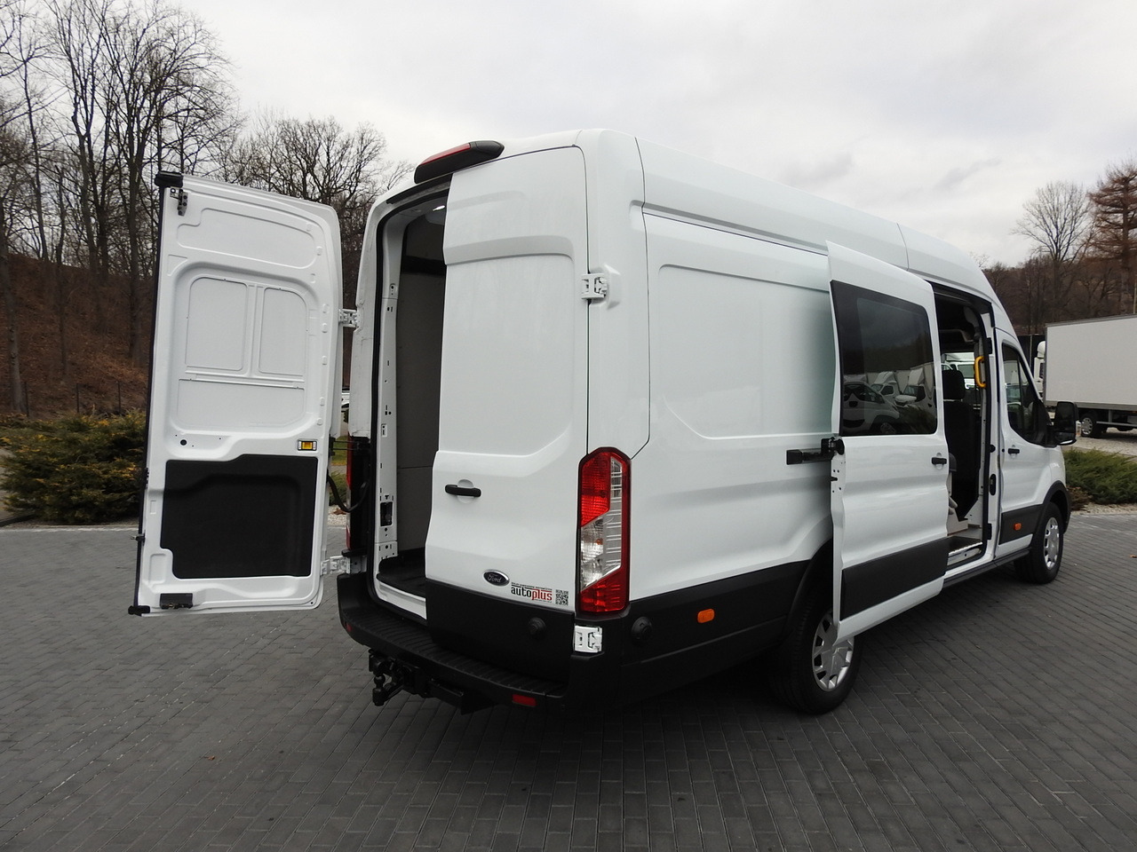 FORD TRANSIT BOX DELIVERY VAN 6 SEATS CRUISE CONTROL AIR CONDITIONING 185HP - Цельнометаллический фургон: фото 3 FORD TRANSIT BOX DELIVERY VAN 6 SEATS CRUISE CONTROL AIR CONDITIONING 185HP - Цельнометаллический фургон: фото 3