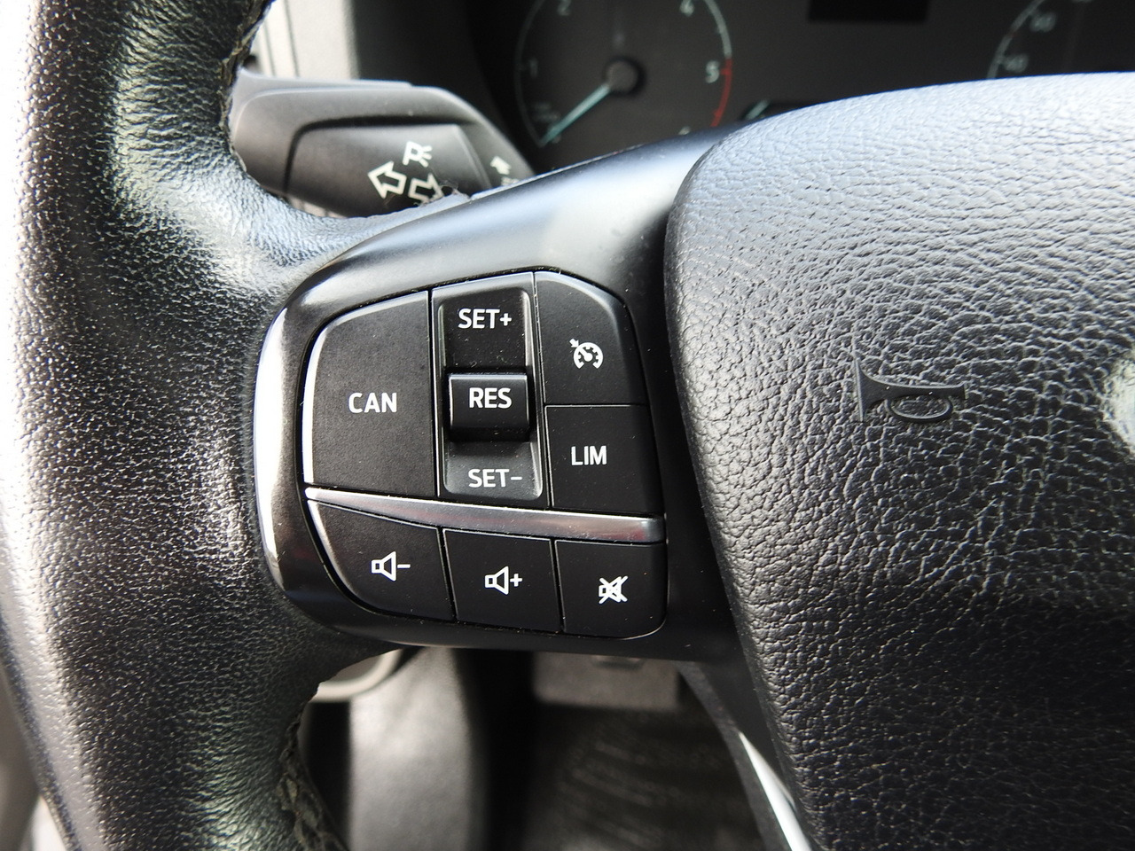 Цельнометаллический фургон FORD TRANSIT  BOX DELIVERY VAN 6 SEATS CRUISE CONTROL LED LIGHTS AIR CONDITIONING  180HP: фото 27