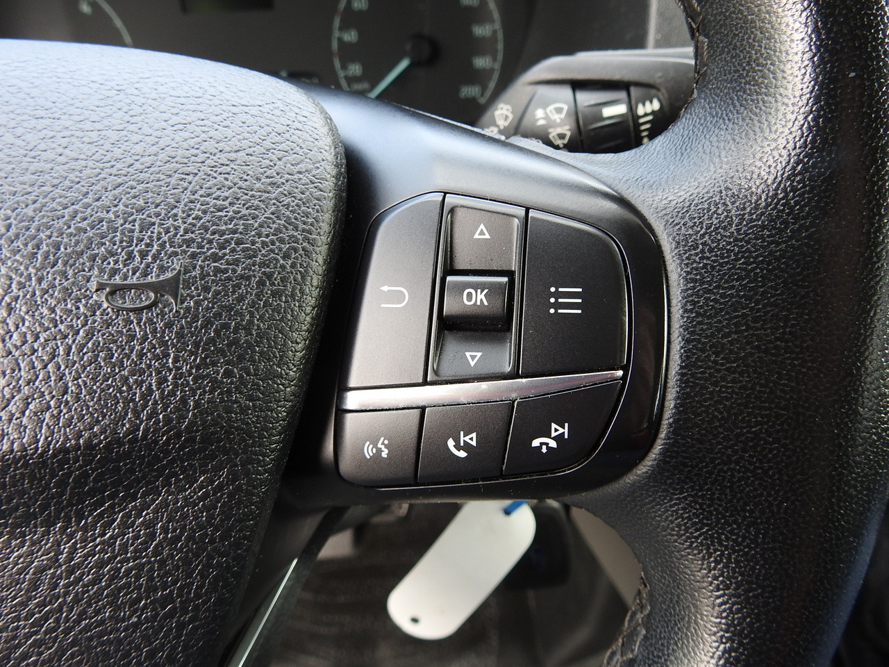 Цельнометаллический фургон FORD TRANSIT  BOX DELIVERY VAN 6 SEATS CRUISE CONTROL LED LIGHTS AIR CONDITIONING  180HP: фото 28