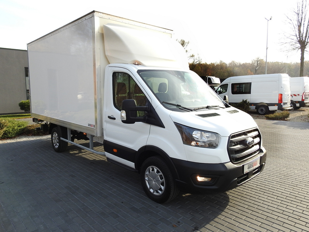 FORD TRANSIT BOX LIFT 8 PALLETS CRUISE CONTROL AIR CONDITIONING 130HP - Фургон с закрытым кузовом: фото 4 FORD TRANSIT BOX LIFT 8 PALLETS CRUISE CONTROL AIR CONDITIONING 130HP - Фургон с закрытым кузовом: фото 4