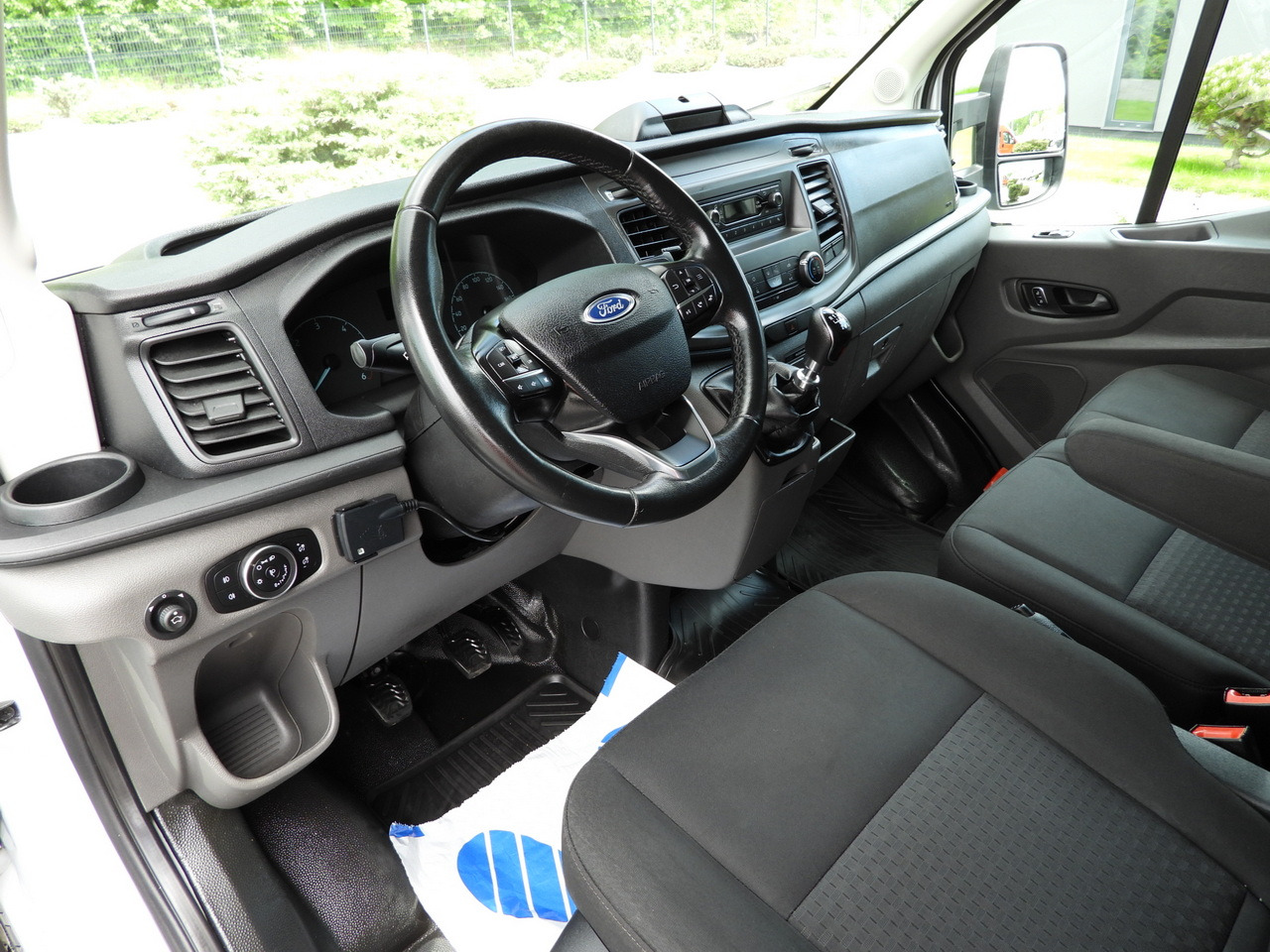 FORD TRANSIT  BOX LIFT 8 PALLETS CRUISE CONTROL LED LIGHTS AIR CONDITIONING  130HP - Фургон с закрытым кузовом: фото 2 FORD TRANSIT  BOX LIFT 8 PALLETS CRUISE CONTROL LED LIGHTS AIR CONDITIONING  130HP - Фургон с закрытым кузовом: фото 2