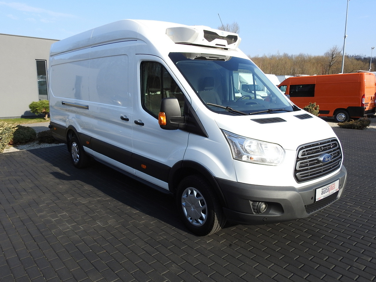 FORD TRANSIT REFRIGERATOR VAN 0°C HEATING FUNCTION CRUISE CONTROL LED LIGHTS AIR CONDITIONING 130HP - Фургон-рефрижератор: фото 4 FORD TRANSIT REFRIGERATOR VAN 0°C HEATING FUNCTION CRUISE CONTROL LED LIGHTS AIR CONDITIONING 130HP - Фургон-рефрижератор: фото 4