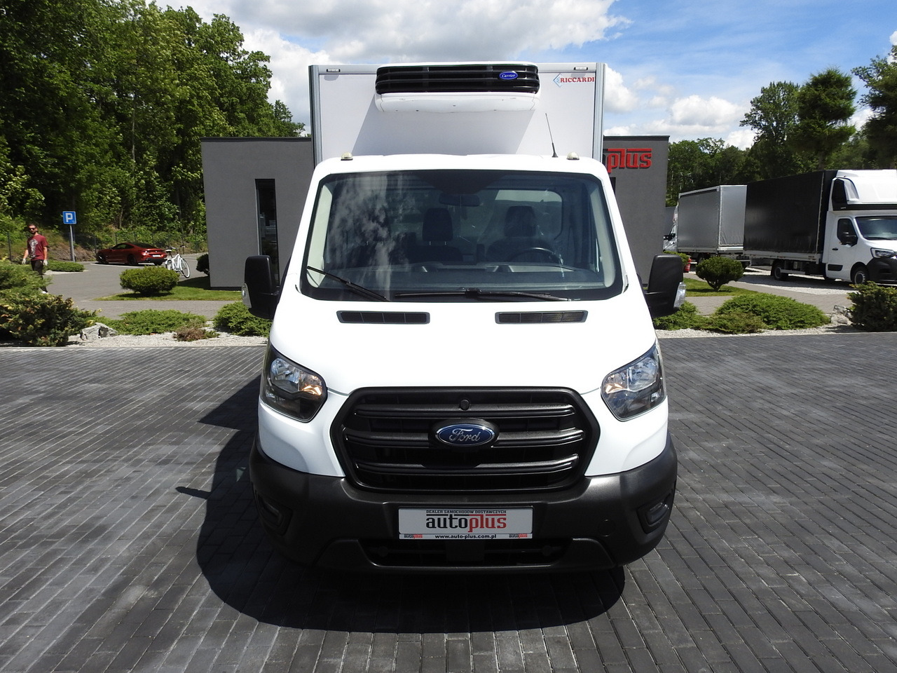 FORD TRANSIT REGRIGERATOR BOX 0*C POWER SUPPLY 230V CRUISE CONTROL AIR CONDITIONING TWIN WHEELS 170HP - Фургон-рефрижератор: фото 5 FORD TRANSIT REGRIGERATOR BOX 0*C POWER SUPPLY 230V CRUISE CONTROL AIR CONDITIONING TWIN WHEELS 170HP - Фургон-рефрижератор: фото 5