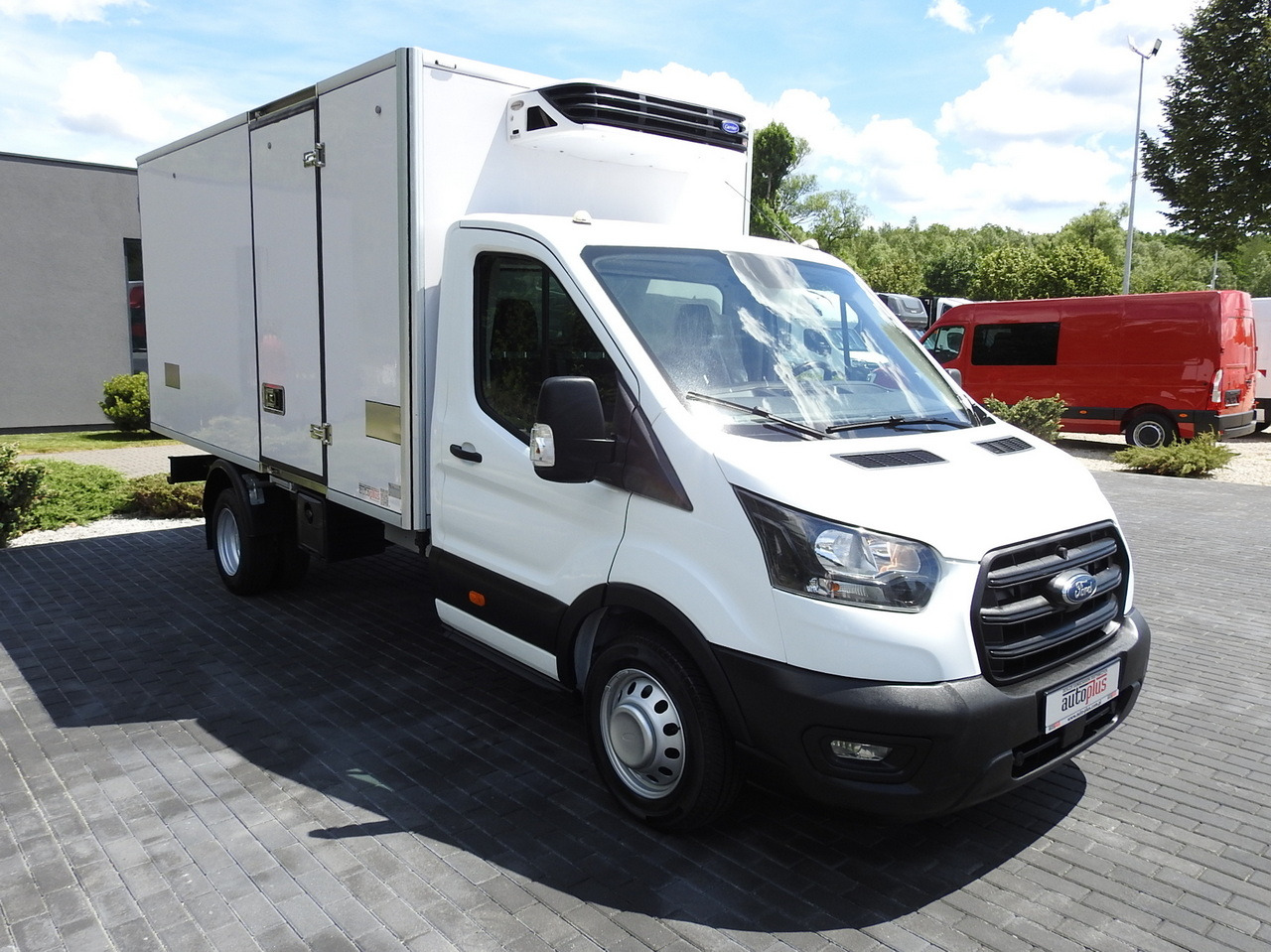 FORD TRANSIT REGRIGERATOR BOX 0*C POWER SUPPLY 230V CRUISE CONTROL AIR CONDITIONING TWIN WHEELS 170HP - Фургон-рефрижератор: фото 4 FORD TRANSIT REGRIGERATOR BOX 0*C POWER SUPPLY 230V CRUISE CONTROL AIR CONDITIONING TWIN WHEELS 170HP - Фургон-рефрижератор: фото 4