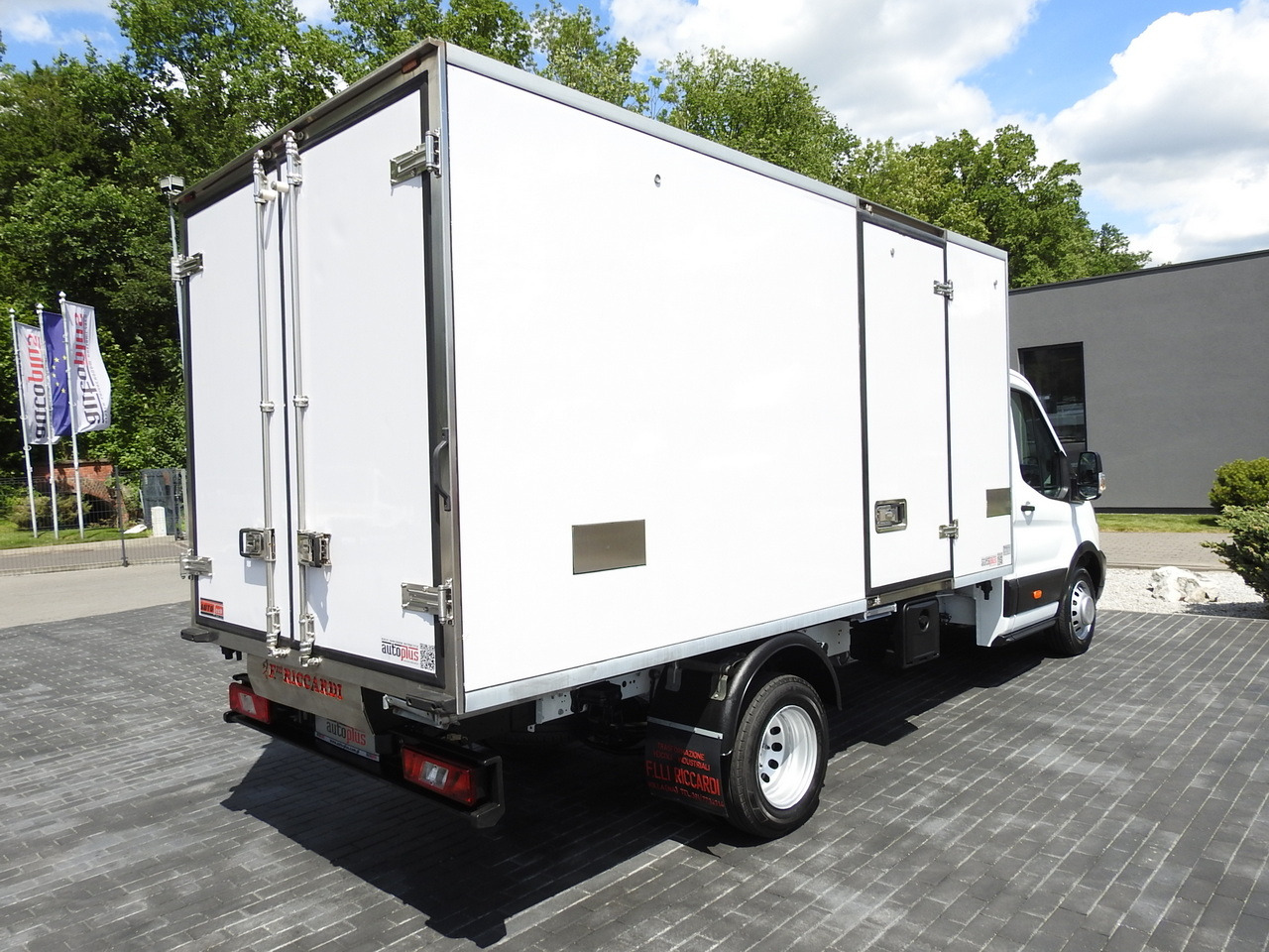 FORD TRANSIT REGRIGERATOR BOX 0*C POWER SUPPLY 230V CRUISE CONTROL AIR CONDITIONING TWIN WHEELS 170HP - Фургон-рефрижератор: фото 3 FORD TRANSIT REGRIGERATOR BOX 0*C POWER SUPPLY 230V CRUISE CONTROL AIR CONDITIONING TWIN WHEELS 170HP - Фургон-рефрижератор: фото 3