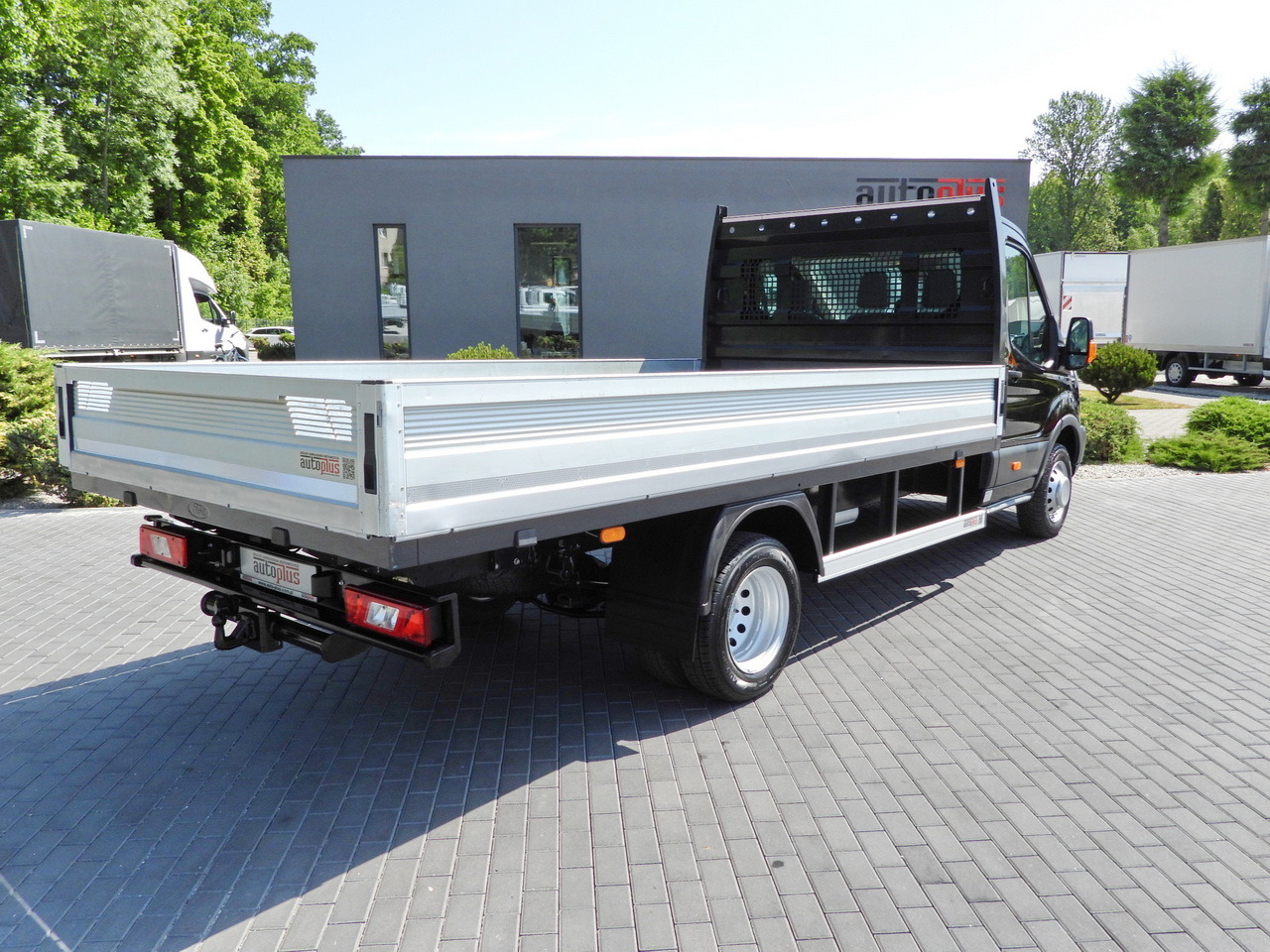 FORD TRANSIT STAKE BODY 8 PALLETS CRUISE CONTROL TWIN WHEELS AIR CONDITIONING 125HP - Малотоннажный бортовой грузовик: фото 3 FORD TRANSIT STAKE BODY 8 PALLETS CRUISE CONTROL TWIN WHEELS AIR CONDITIONING 125HP - Малотоннажный бортовой грузовик: фото 3