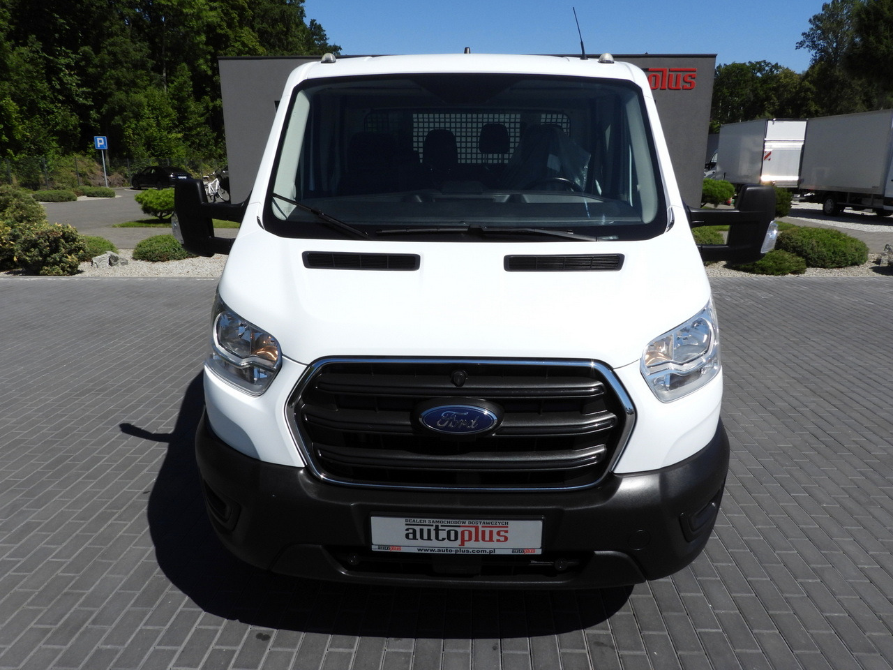 FORD TRANSIT STAKE BODY DOUBLE CABIN DOKA 7 SEATS TWIN WHEELS AIR CONDITIONING 130HP - Малотоннажный бортовой грузовик: фото 5 FORD TRANSIT STAKE BODY DOUBLE CABIN DOKA 7 SEATS TWIN WHEELS AIR CONDITIONING 130HP - Малотоннажный бортовой грузовик: фото 5