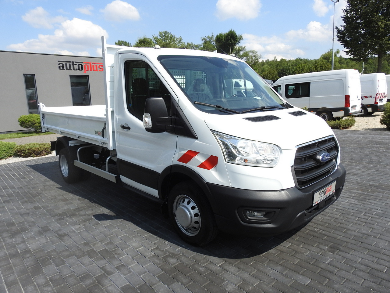 FORD TRANSIT TIPPER CRUISE CONTROL AIR CONDITIONING TWIN WHEELS 170HP - Малотоннажный самосвал: фото 4 FORD TRANSIT TIPPER CRUISE CONTROL AIR CONDITIONING TWIN WHEELS 170HP - Малотоннажный самосвал: фото 4