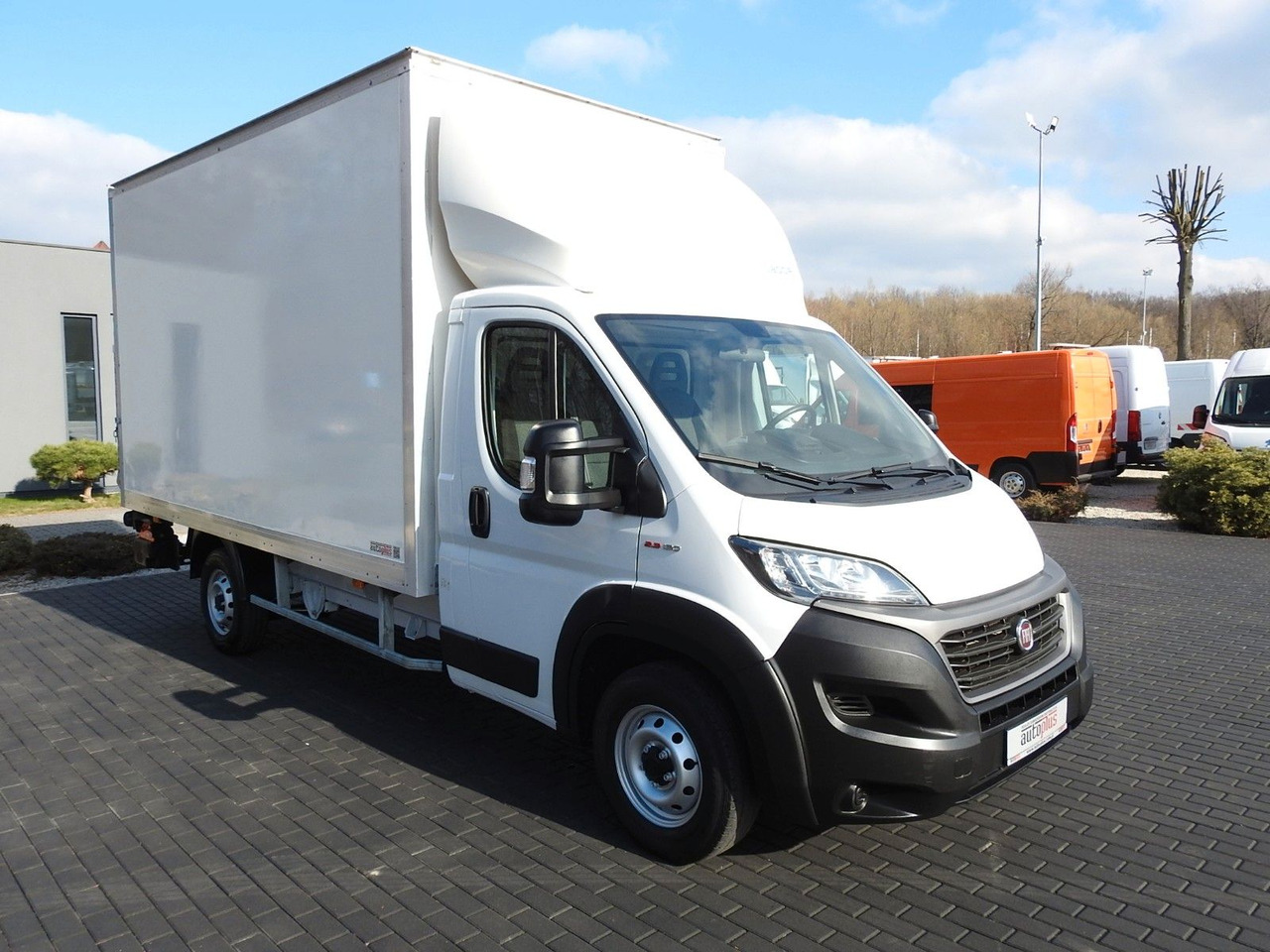 Fiat DUCATO KOFFER AUFZUG 8 PALETTEN TEMPOMAT NAVI - Фургон с закрытым кузовом: фото 4 Fiat DUCATO KOFFER AUFZUG 8 PALETTEN TEMPOMAT NAVI - Фургон с закрытым кузовом: фото 4