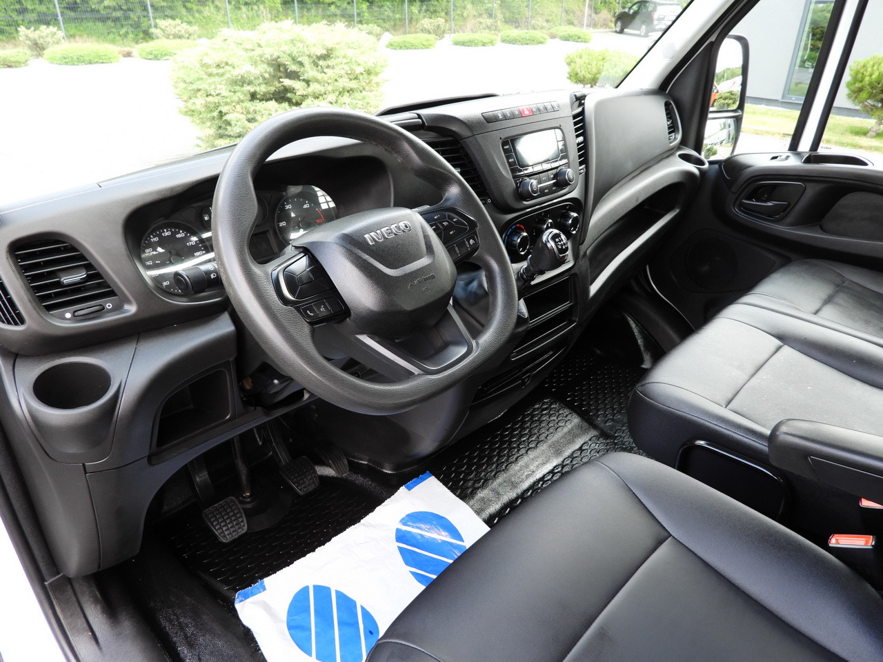 IVECO DAILY 35C14 CRUISE CONTROL TWIN WHEELS AIR CONDITIONING 140HP - Малотоннажный самосвал: фото 2 IVECO DAILY 35C14 CRUISE CONTROL TWIN WHEELS AIR CONDITIONING 140HP - Малотоннажный самосвал: фото 2