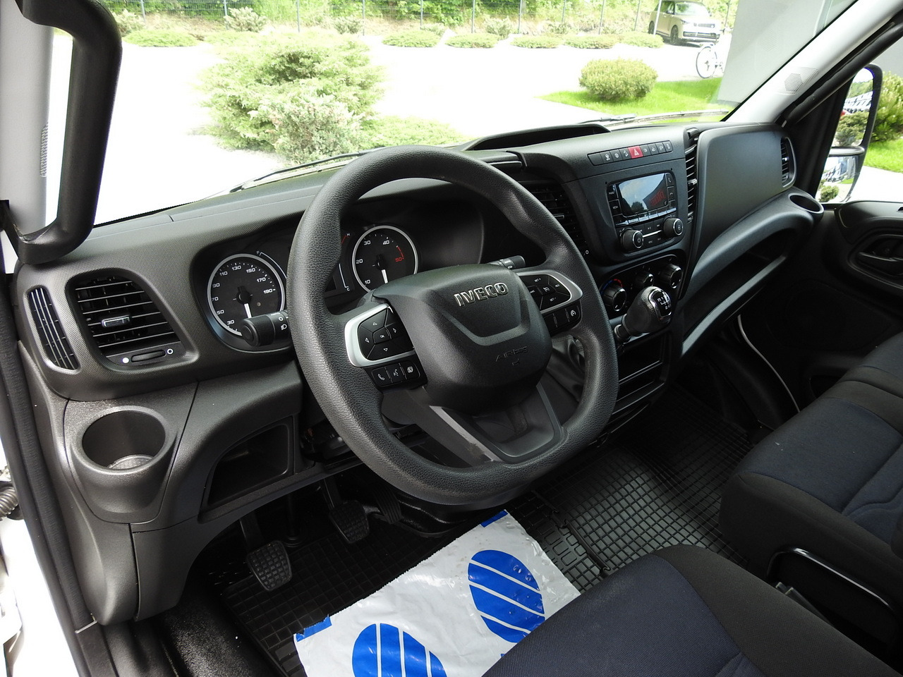 IVECO DAILY 35S14 8 PALLETS CRUISE CONTROL TWIN WHEELS AIR CONDITIONING 140HP - Фургон с закрытым кузовом: фото 2 IVECO DAILY 35S14 8 PALLETS CRUISE CONTROL TWIN WHEELS AIR CONDITIONING 140HP - Фургон с закрытым кузовом: фото 2