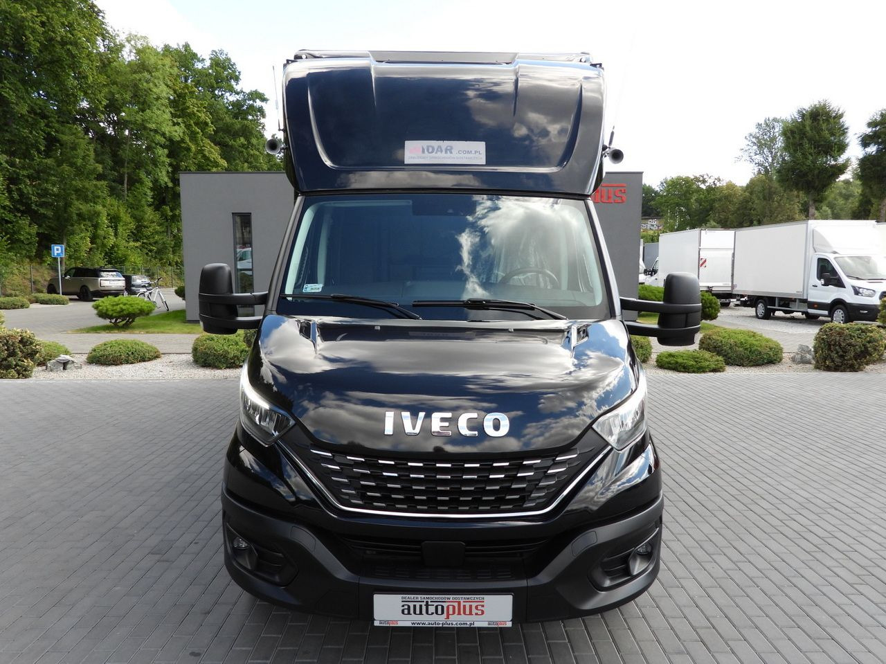 IVECO DAILY 35S18 BOX LIFT 8 PALLETS WEBASTO CRUISE CONTROL NAVIGATION LED LIGHTS PNEUMATICS AIR CONDITIONING 180HP - Фургон с закрытым кузовом: фото 5 IVECO DAILY 35S18 BOX LIFT 8 PALLETS WEBASTO CRUISE CONTROL NAVIGATION LED LIGHTS PNEUMATICS AIR CONDITIONING 180HP - Фургон с закрытым кузовом: фото 5