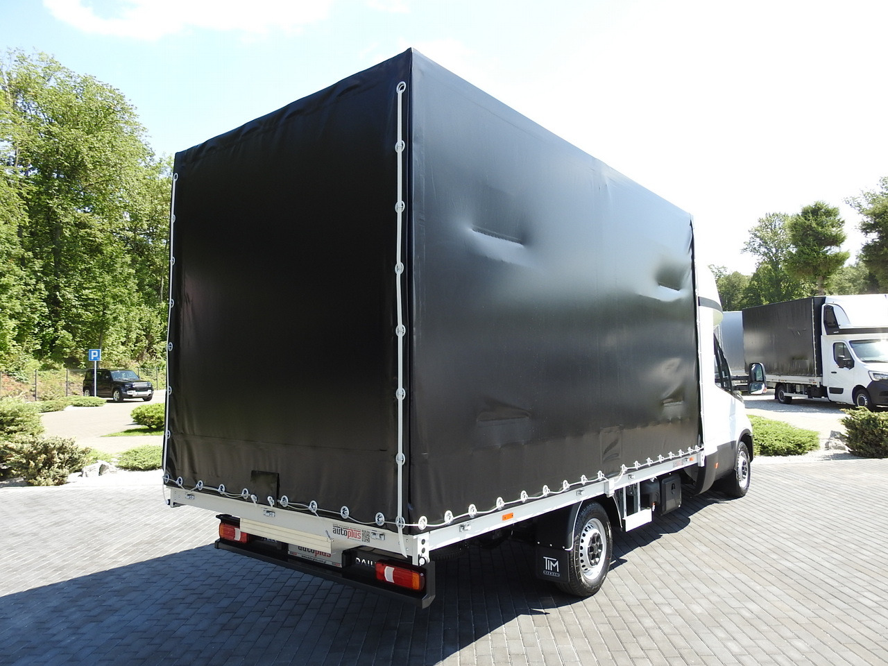 IVECO DAILY 35S18 NEW TARPAULIN 8 PALLETS CRUISE CONTROL NAVIGATION LED LIGHTS AUTOMATIC TRANSMISSION HI-MATIC MANUFACTURERS WARRANTY 180HP - Тентованный фургон: фото 3 IVECO DAILY 35S18 NEW TARPAULIN 8 PALLETS CRUISE CONTROL NAVIGATION LED LIGHTS AUTOMATIC TRANSMISSION HI-MATIC MANUFACTURERS WARRANTY 180HP - Тентованный фургон: фото 3