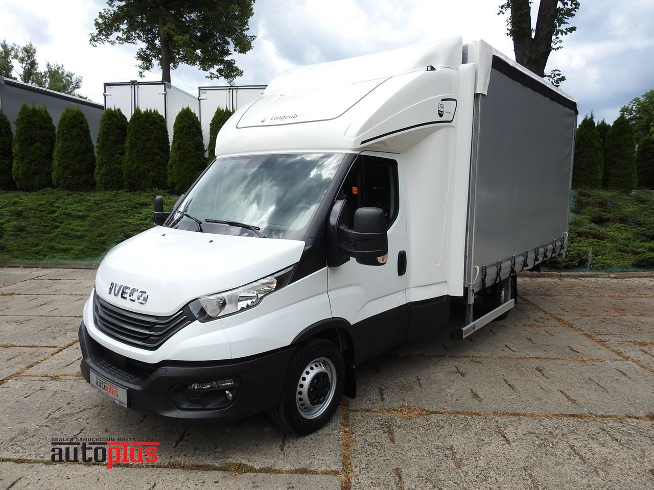 IVECO DAILY 35S18 NEW TARPAULIN WEBASTO CRUISE CONTROL AIR CONDITIONING 180HP - Тентованный фургон: фото 1 IVECO DAILY 35S18 NEW TARPAULIN WEBASTO CRUISE CONTROL AIR CONDITIONING 180HP - Тентованный фургон: фото 1
