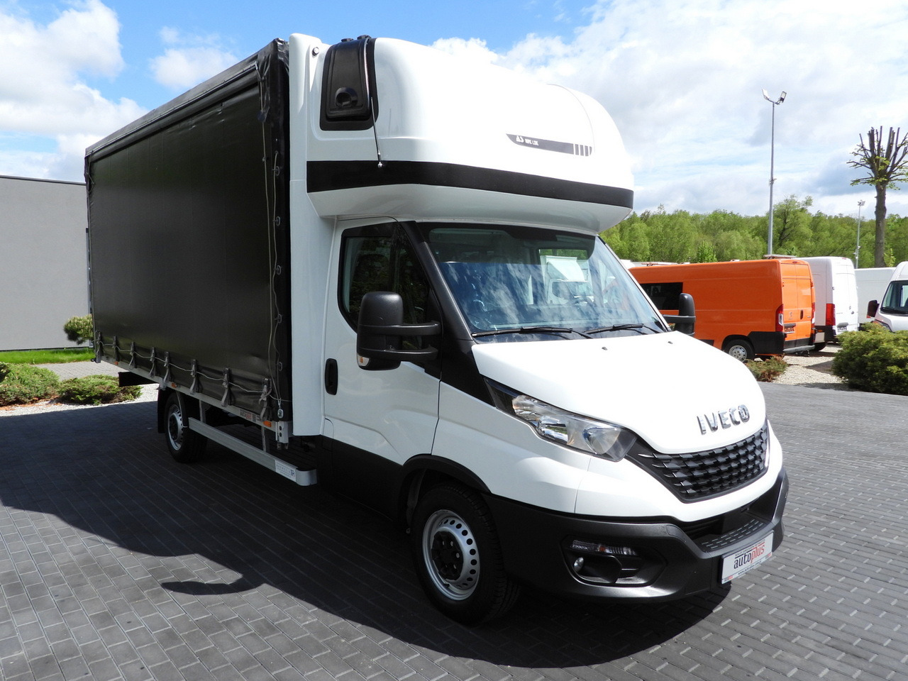 IVECO DAILY 35S18 TARPAULIN 10 PALLETS WEBASTO CRUISE CONTROL AIR CONDITIONING 180HP - Тентованный фургон: фото 4 IVECO DAILY 35S18 TARPAULIN 10 PALLETS WEBASTO CRUISE CONTROL AIR CONDITIONING 180HP - Тентованный фургон: фото 4