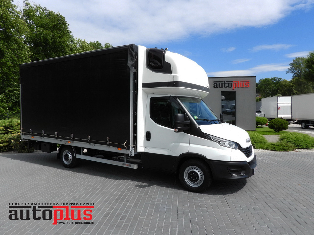 IVECO DAILY 35S18 TARPAULIN 10 PALLETS WEBASTO CRUISE CONTROL LED LIGHTS PNEUMATICS AIR CONDITIONING 180HP - Тентованный фургон: фото 1 IVECO DAILY 35S18 TARPAULIN 10 PALLETS WEBASTO CRUISE CONTROL LED LIGHTS PNEUMATICS AIR CONDITIONING 180HP - Тентованный фургон: фото 1