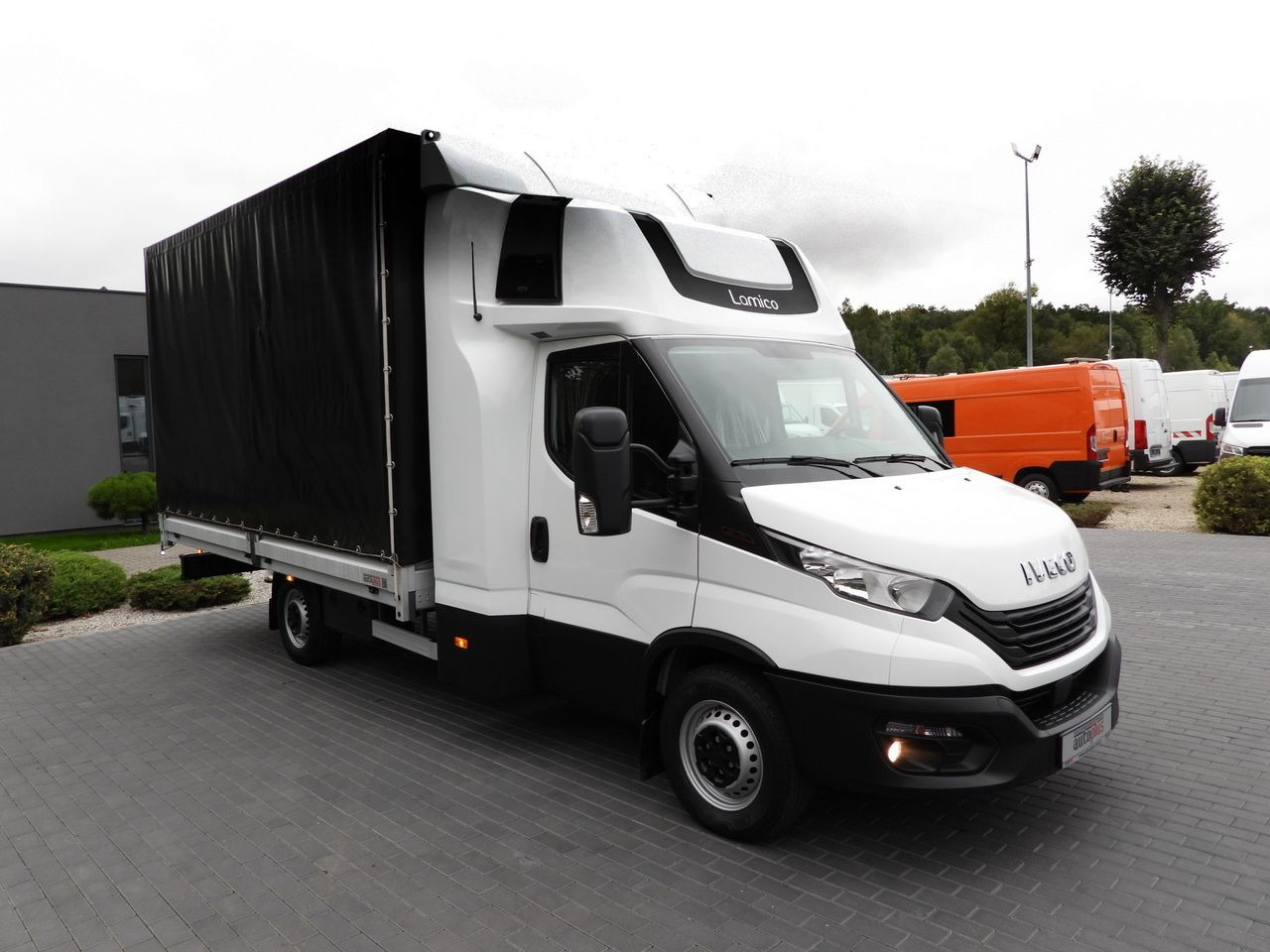 IVECO DAILY 35S18 TARPAULIN 10 PALLETS WEBASTO CRUISE CONTROL PNEUMATICS AIR CONDITIONING 180HP - Тентованный фургон: фото 4 IVECO DAILY 35S18 TARPAULIN 10 PALLETS WEBASTO CRUISE CONTROL PNEUMATICS AIR CONDITIONING 180HP - Тентованный фургон: фото 4