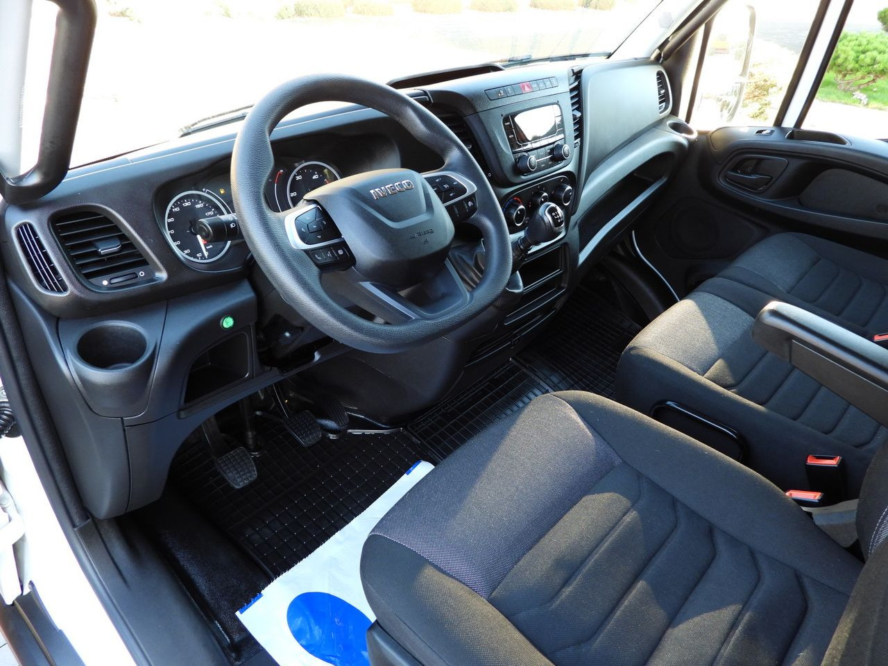 IVECO DAILY 50C16 TARPAULIN 10 PALLETS CRUISE CONTROL TWIN WHEELS AIR CONDITIONING 160HP - Тентованный фургон: фото 2 IVECO DAILY 50C16 TARPAULIN 10 PALLETS CRUISE CONTROL TWIN WHEELS AIR CONDITIONING 160HP - Тентованный фургон: фото 2