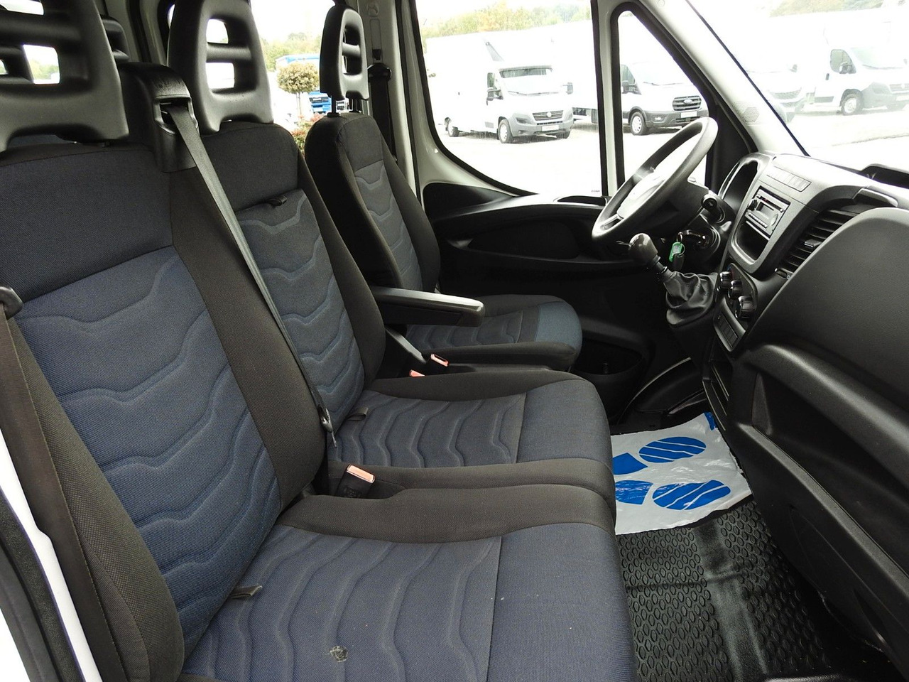 Малотоннажный бортовой грузовик, Грузопассажирский фургон Iveco DAILY 35S15 PRITSCHE DOPPELKABINE DOKA 7 SITZE: фото 28