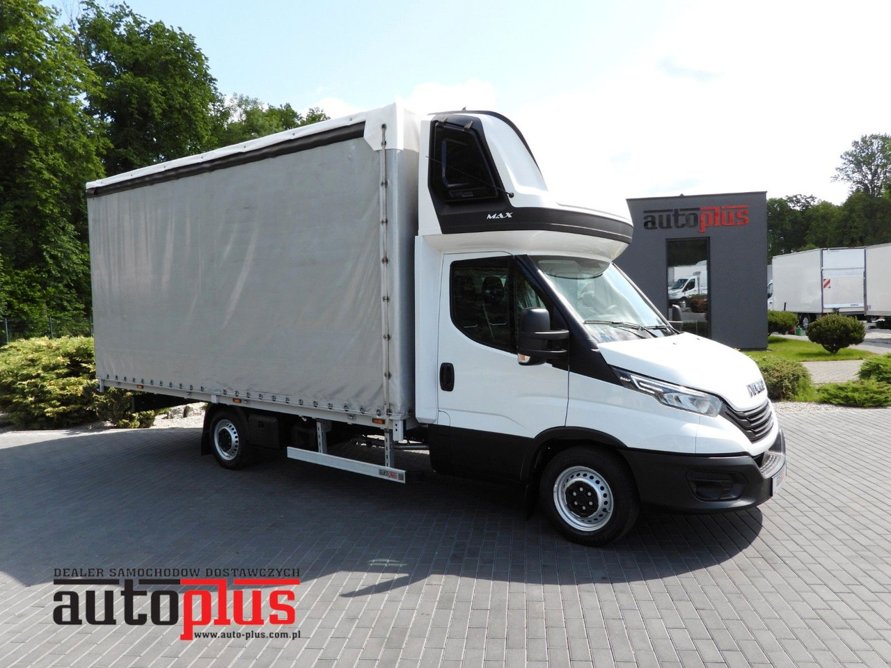 Iveco DAILY 35S18 PRITSCHE PLANE 10 PALETTEN TEMPOMAT - Тентованный фургон: фото 1 Iveco DAILY 35S18 PRITSCHE PLANE 10 PALETTEN TEMPOMAT - Тентованный фургон: фото 1