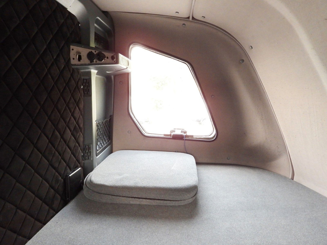 Тентованный фургон Iveco DAILY 35S18 PRITSCHE PLANE 10 PALETTEN TEMPOMAT: фото 30