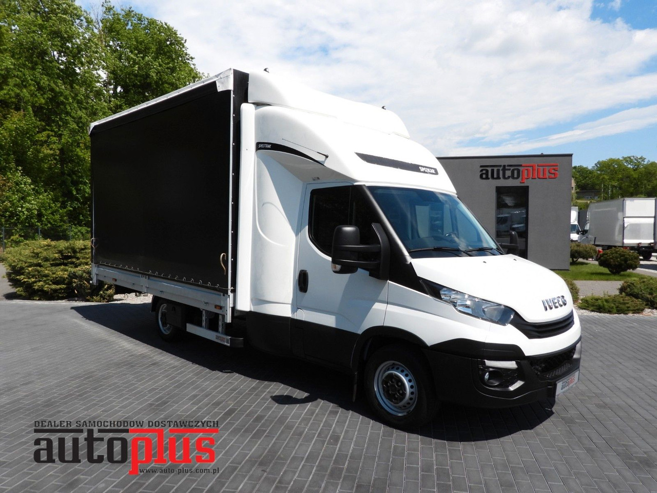 Iveco DAILY 35S18 PRITSCHE PLANE 10 PALETTEN WEBASTO - Тентованный фургон, Грузопассажирский фургон: фото 1 Iveco DAILY 35S18 PRITSCHE PLANE 10 PALETTEN WEBASTO - Тентованный фургон, Грузопассажирский фургон: фото 1