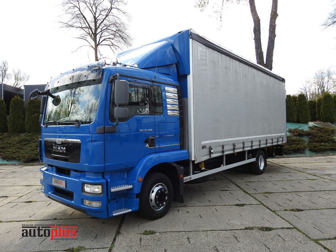 MAN TGM 15.290 TARPAULIN LIFT 18 PALLETS CRUISE CONTROL TWIN WHEELS AIR CONDITIONING 290HP - Тентованный фургон: фото 1 MAN TGM 15.290 TARPAULIN LIFT 18 PALLETS CRUISE CONTROL TWIN WHEELS AIR CONDITIONING 290HP - Тентованный фургон: фото 1