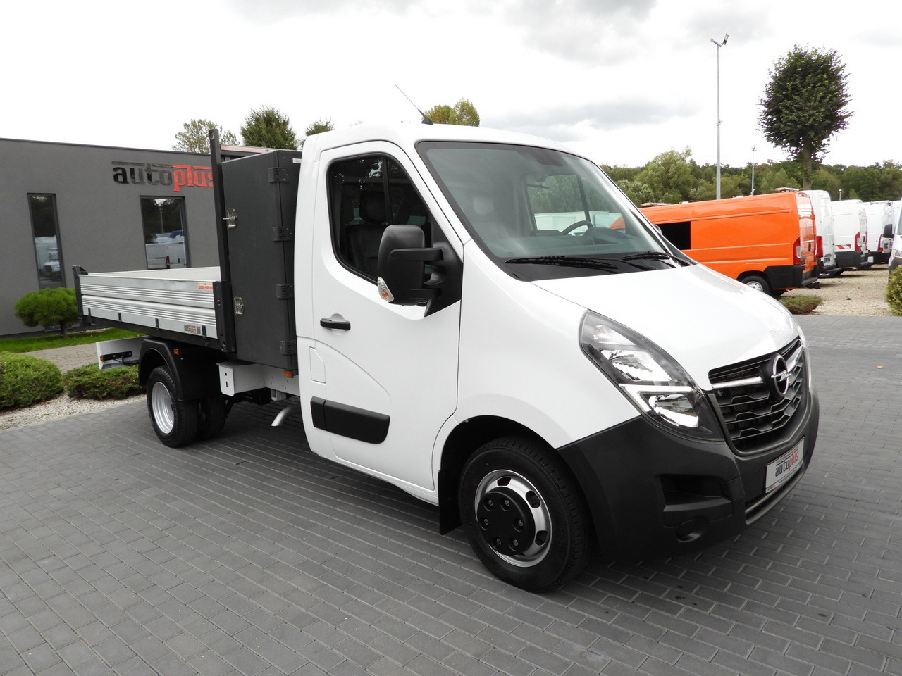 OPEL MOVANO TIPPER NAVIGATION LED LIGHTS TWIN WHEELS AIR CONDITIONING 145HP - Малотоннажный самосвал: фото 4 OPEL MOVANO TIPPER NAVIGATION LED LIGHTS TWIN WHEELS AIR CONDITIONING 145HP - Малотоннажный самосвал: фото 4