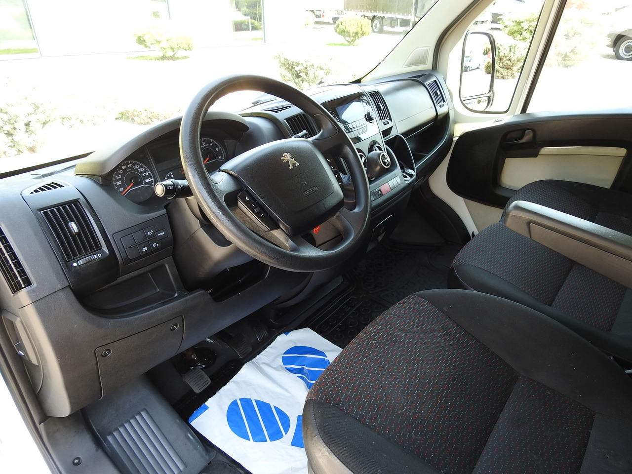 PEUGEOT BOXER BOX DELIVERY VAN 7 SEATS 110HP - Цельнометаллический фургон: фото 2 PEUGEOT BOXER BOX DELIVERY VAN 7 SEATS 110HP - Цельнометаллический фургон: фото 2