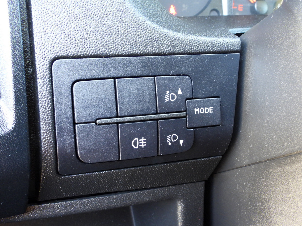 Фургон с закрытым кузовом PEUGEOT BOXER BOX LIFT 8 PALLETS CRUISE CONTROL AIR CONDITIONING  130HP: фото 26